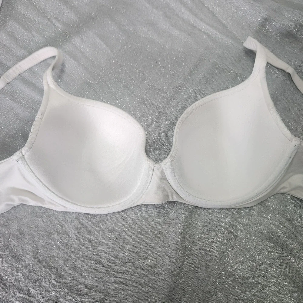 Victoria Secret Body By Victoria Ivory Lace Lined Demi Bra 34D 371987-15G